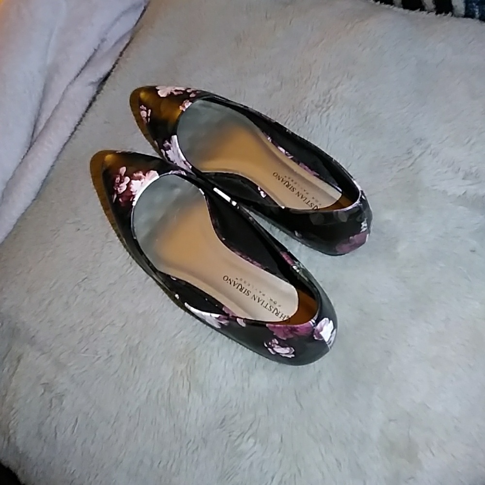 Shoes - Picture 3 of 4